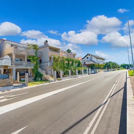 Beautiful In Apartamento Pirovac