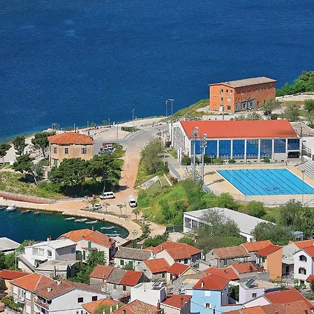 Nice Apartment In Pirovac With House Sea View Apartment