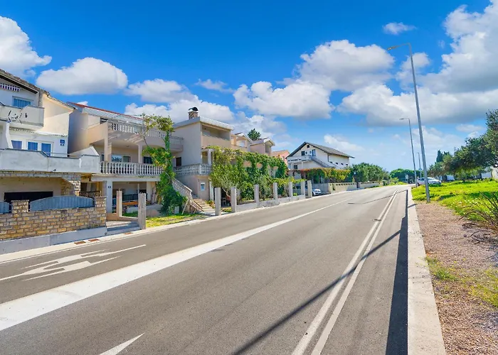 Beautiful In Appartement Pirovac