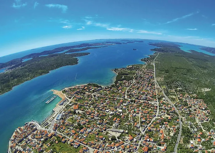 Apartamento Beautiful In Pirovac