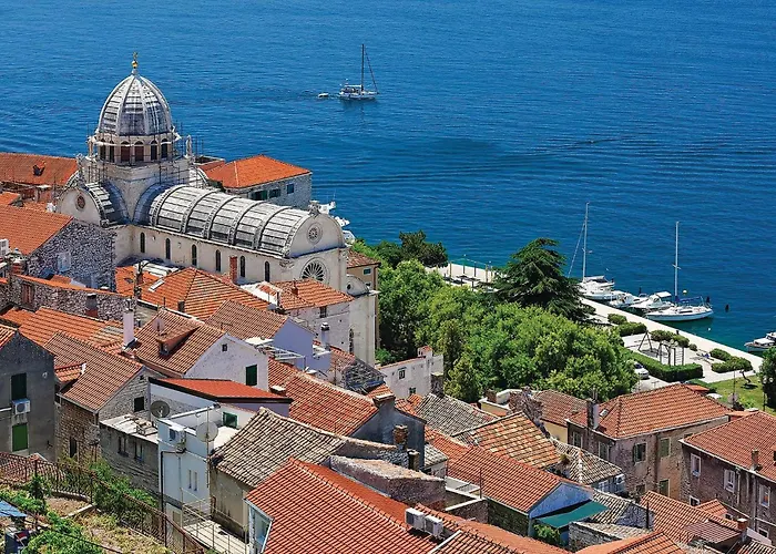 Appartement Beautiful In Pirovac